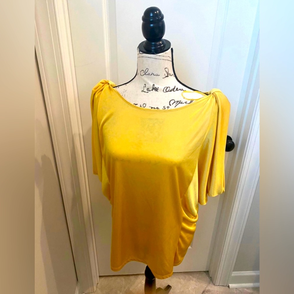 Jennifer Lopez Yellow Blouse